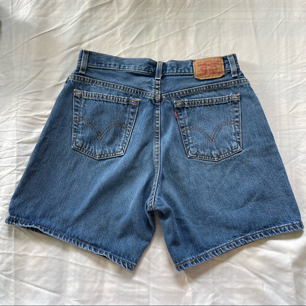 Levis Classic Jeans Fit | High Waist Shorts | Light Wash | Size 12 Mis